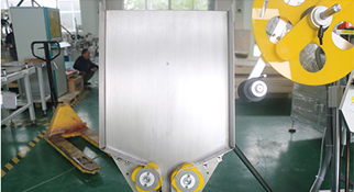 自動(dòng)貼標(biāo)機(jī)廠家：自動(dòng)貼標(biāo)機(jī)使用可節(jié)省成本