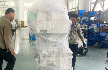 上海嘉定某知名物流企業(yè)訂購貼標(biāo)機(jī)